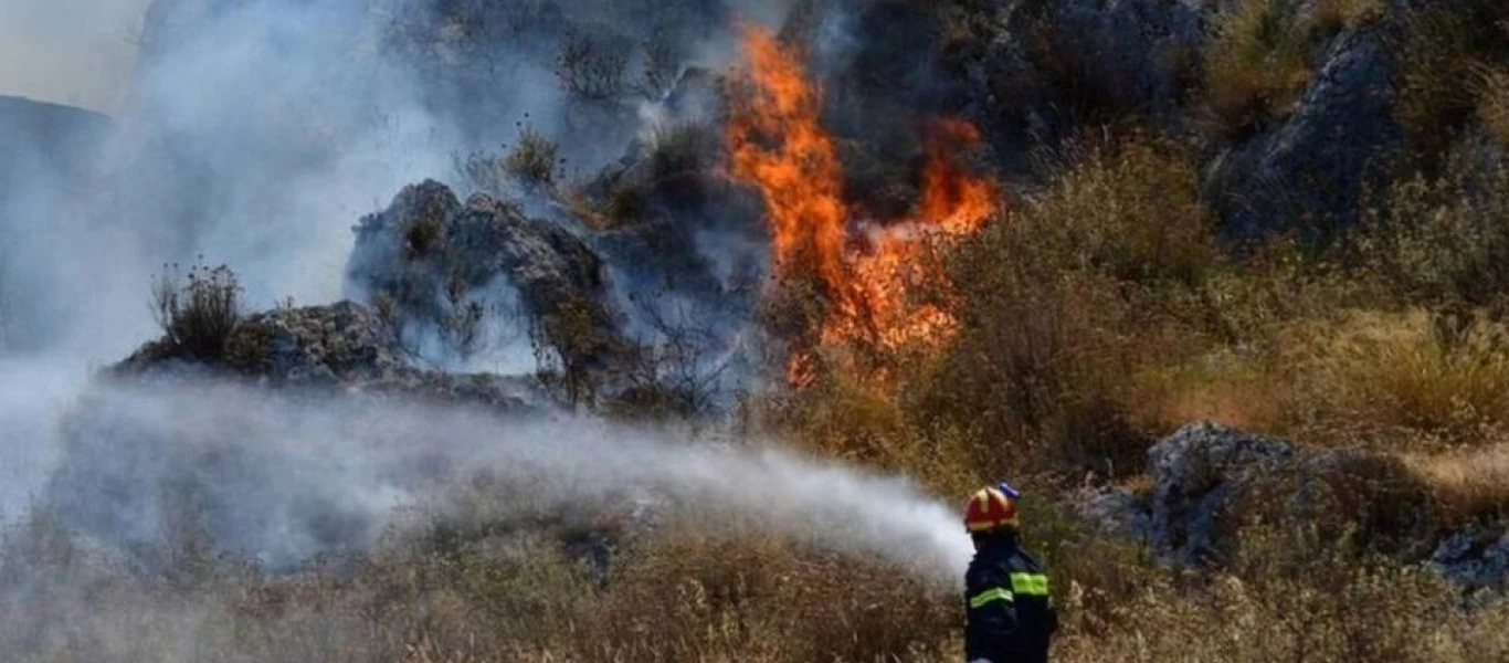 Ζάκυνθος: Ομολόγησε 55χρονος για εμπρησμούς – Είχε επιτεθεί με μαχαίρι σε πυροσβέστη